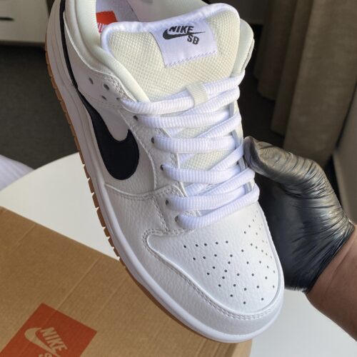 Dunk Low SB 'White Gum' - Image 3