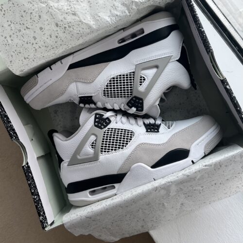 Air Jordan 4 Retro "Military Black" - Image 7