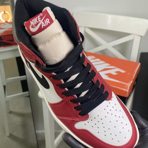 Air Jordan 1 Retro High OG 'Chicago Lost & Found' - Image 4