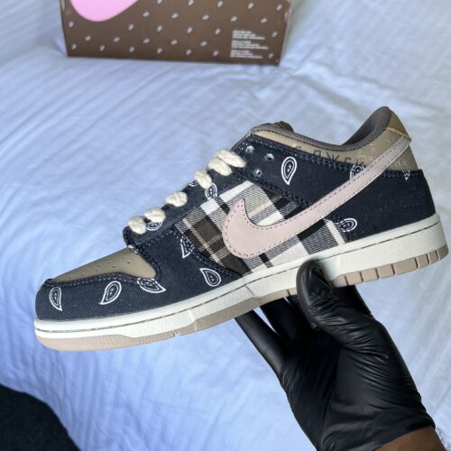 Nike x Travis Scott SB Dunk - Image 6