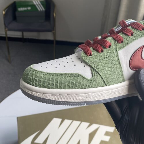 Air Jordan 1 Low SE "Year of the Dragon" - Image 3