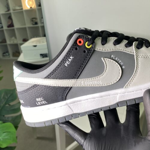 Nike Dunk Low SB 'Camcorder' - Image 3