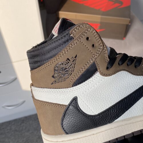 Travis Scott X Air Jordan 1 High - Image 3