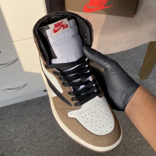 Travis Scott X Air Jordan 1 High - Image 4