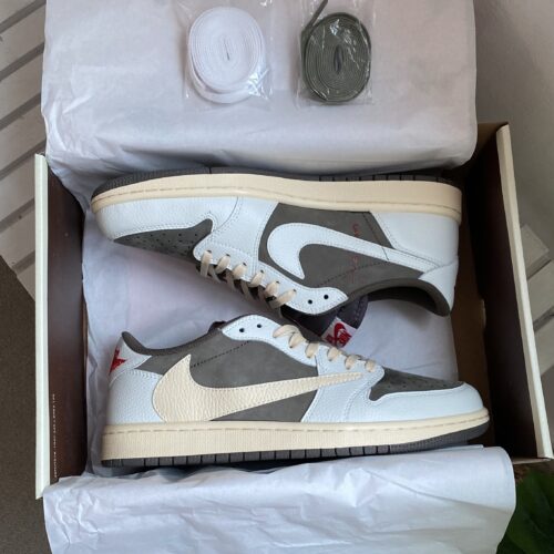 Travis Scott x Air Jordan 1 Low OG 'Reverse Mocha' - Image 10