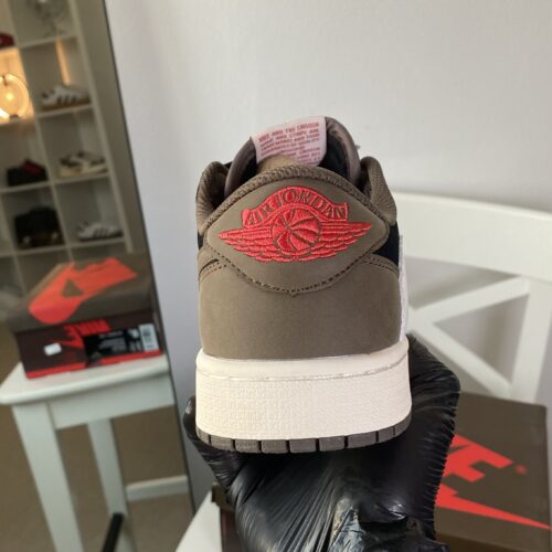 Travis Scott x Air Jordan 1 Low 'Mocha' - Image 7