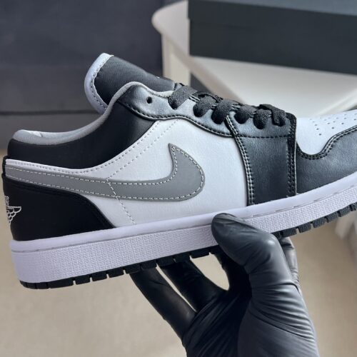 Air Jordan 1 Low "Black/Particle Grey" - Image 3