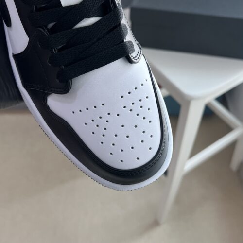 Air Jordan 1 Low "Black/White” - Image 4